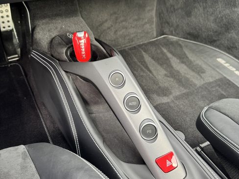 Used 2019 Ferrari 488 GTB RWD image 15