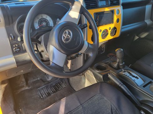 Used 2007 Toyota FJ Cruiser 4WD image 11