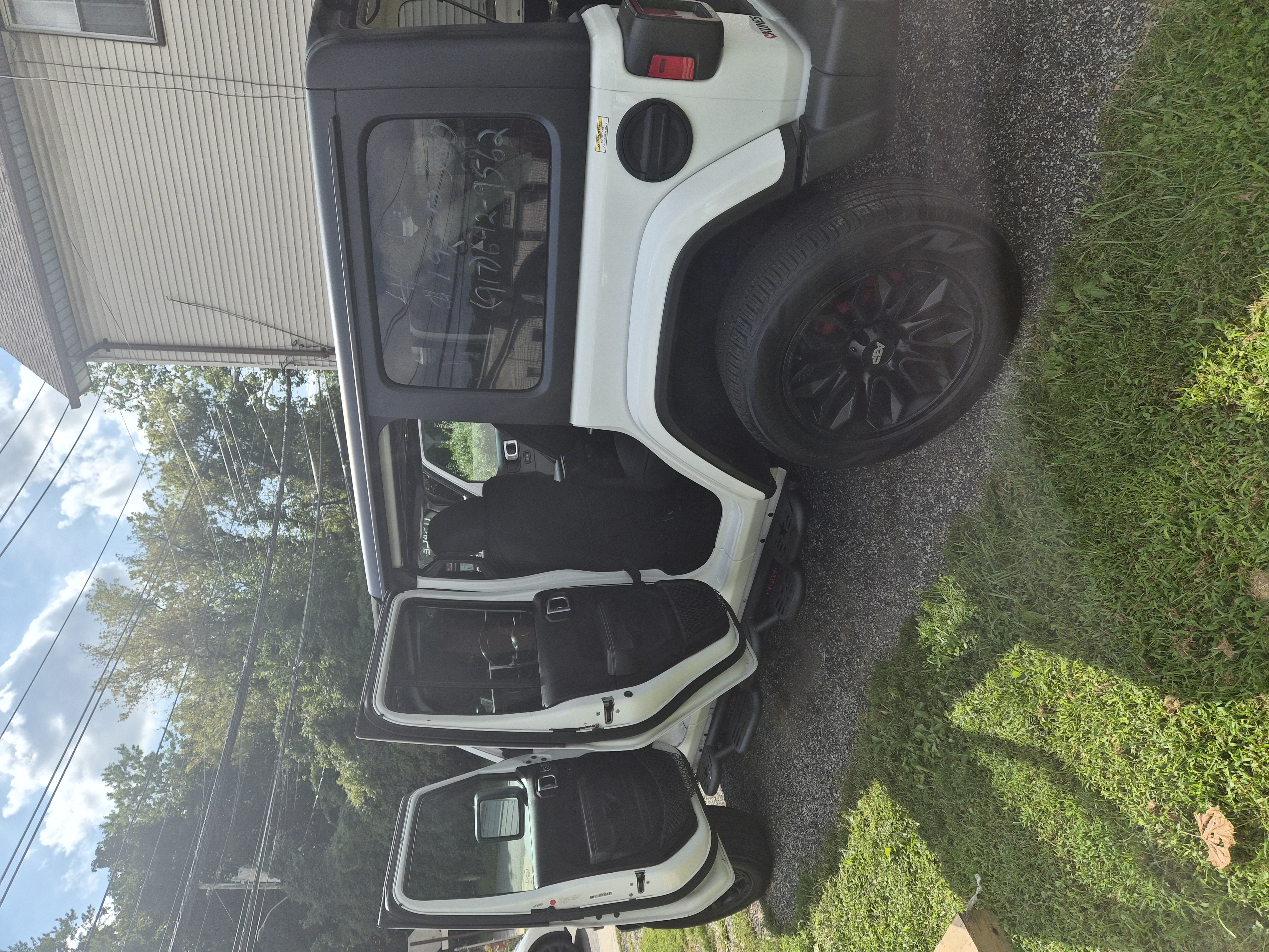 Used 2020 Jeep Wrangler Unlimited Sahara AWD/4WD image 5