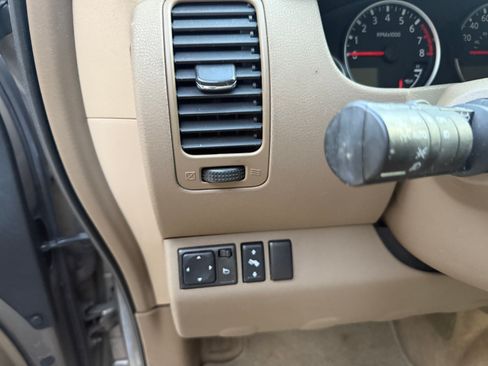 Used 2006 Nissan Pathfinder LE image 25