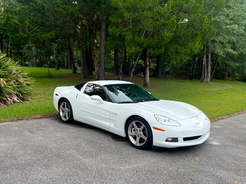 Used 2013 Chevrolet Corvette Coupe 2D w/ 2LT Preferred Equipment Group image 1