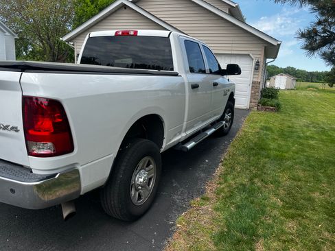 Used 2016 RAM 2500 Tradesman w/ Chrome Appearance Group AWD/4WD image 4