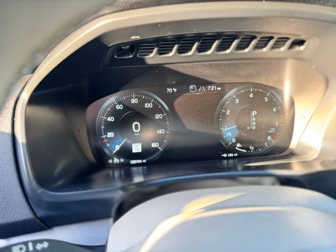 Used 2016 Volvo XC90 T5 Momentum FWD image 20