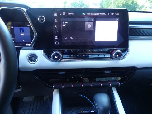 Used 2023 GMC Canyon AT4X image 9