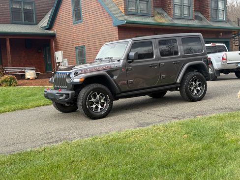 Used 2022 Jeep Wrangler Unlimited Rubicon w/ Steel Bumper Group image 16