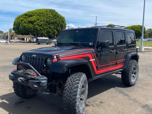 Used 2016 Jeep Wrangler Unlimited Rubicon AWD/4WD image 2