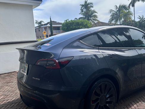 Used 2022 Tesla Model Y Performance image 2