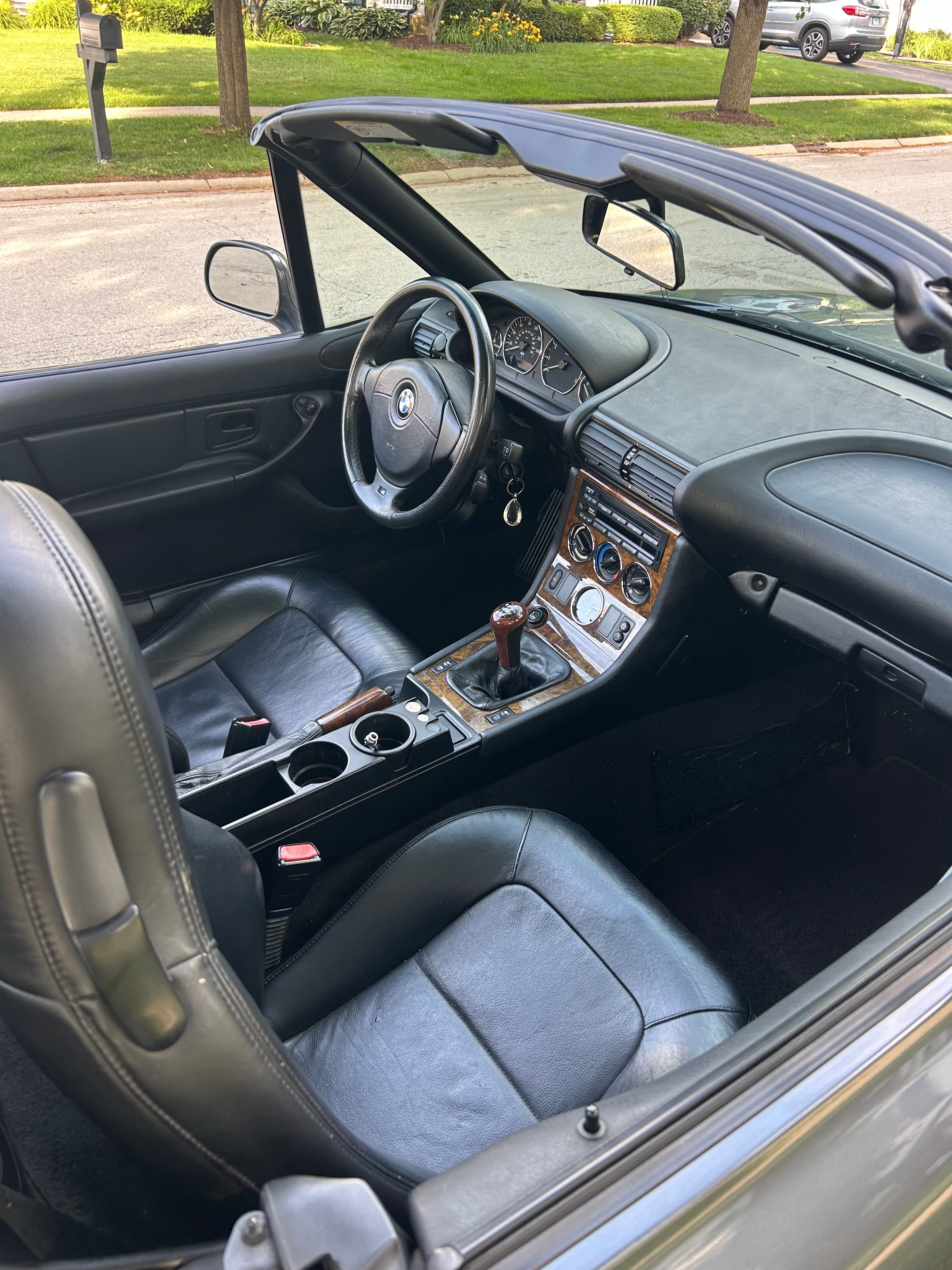 Used 2000 BMW Z3 2.5i RWD image 6