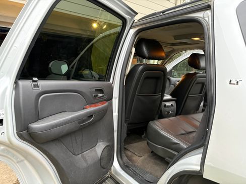 Used 2014 Chevrolet Tahoe LT image 9