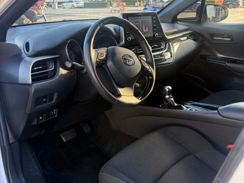 Used 2019 Toyota C-HR XLE FWD image 18