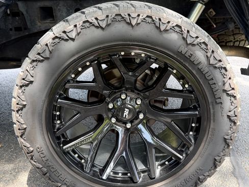 Used 2019 Ford F150 XLT w/ Equipment Group 301A Mid AWD/4WD image 12
