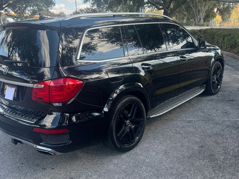 Used 2015 Mercedes-Benz GL 550 GL 550 4MATIC Sport Utility 4D image 4