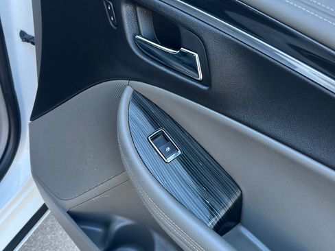 Used 2016 Chevrolet Impala LT image 18