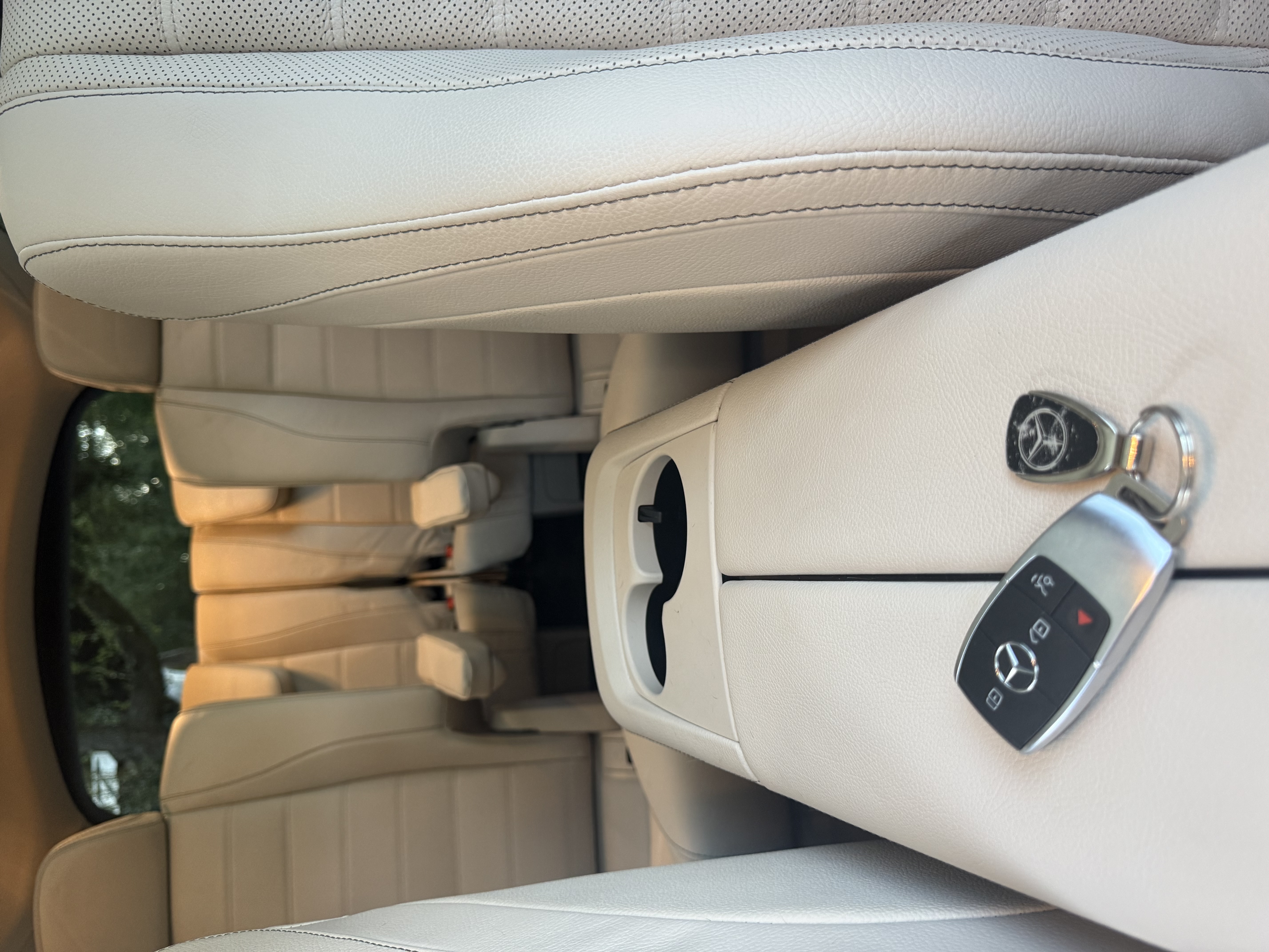 Used 2022 Mercedes-Benz GLS 450 4MATIC image 4