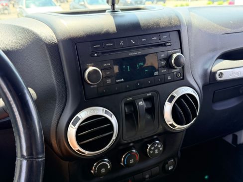 Used 2011 Jeep Wrangler Rubicon w/ PWR Convenience Group AWD/4WD image 11
