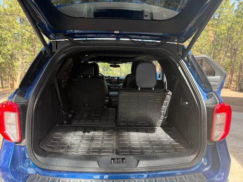 Used 2020 Ford Explorer XLT w/ Equipment Group 202A image 9