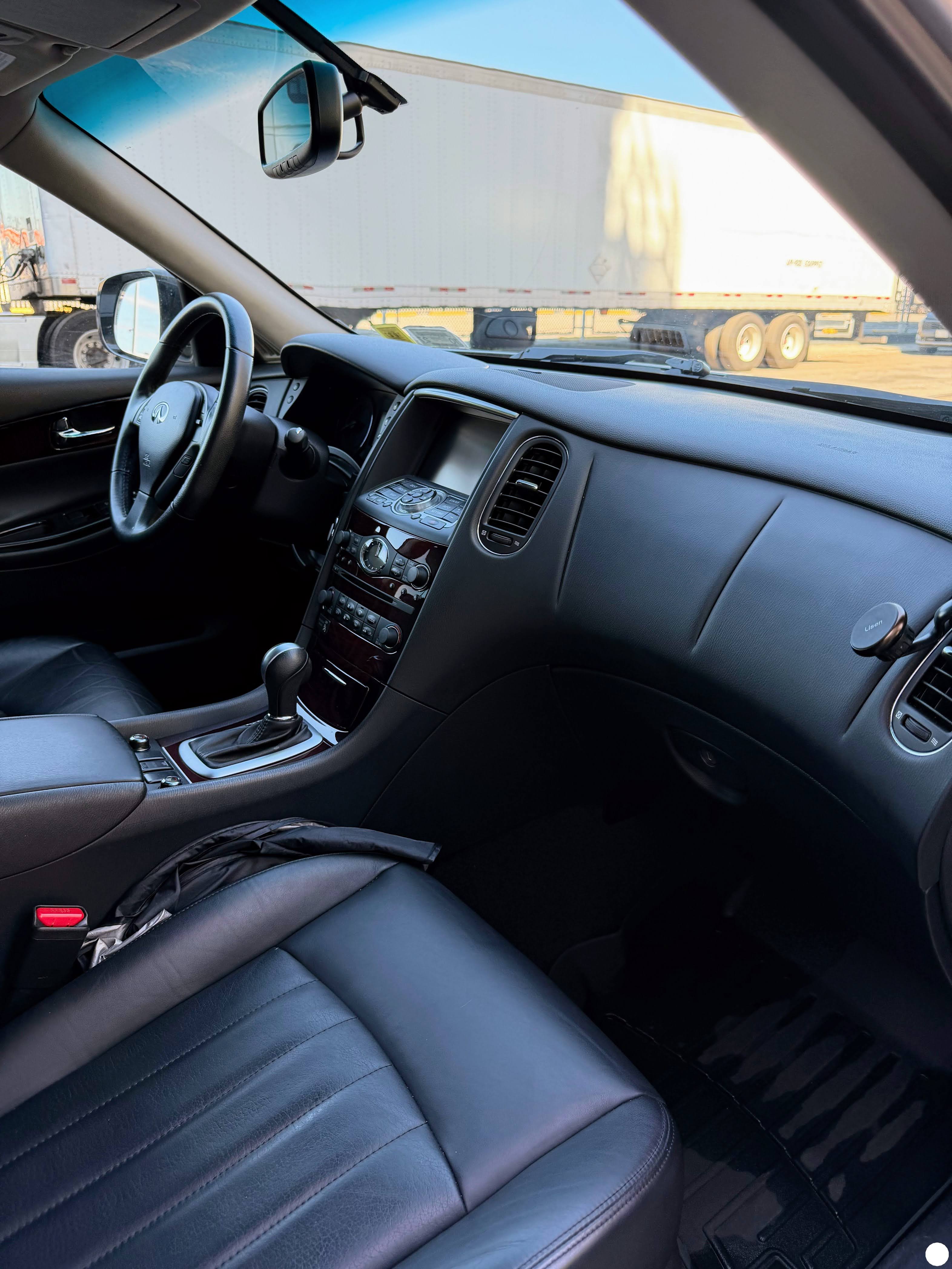 Used 2017 INFINITI QX50 2WD w/ Premium Plus Package image 16