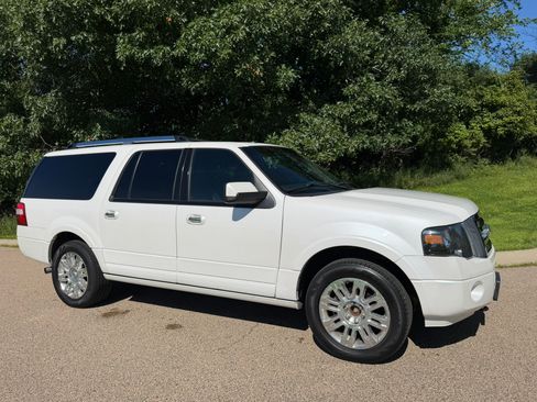 Used 2014 Ford Expedition EL Limited w/ Equipment Group 301A AWD/4WD image 2
