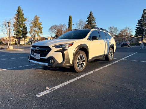 Used 2023 Subaru Outback Limited image 10