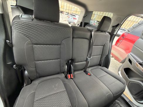 Used 2018 GMC Acadia SLE image 19