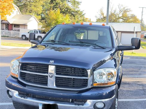 Used 2006 Dodge Ram 2500 Truck SLT w/ Protection Group image 2