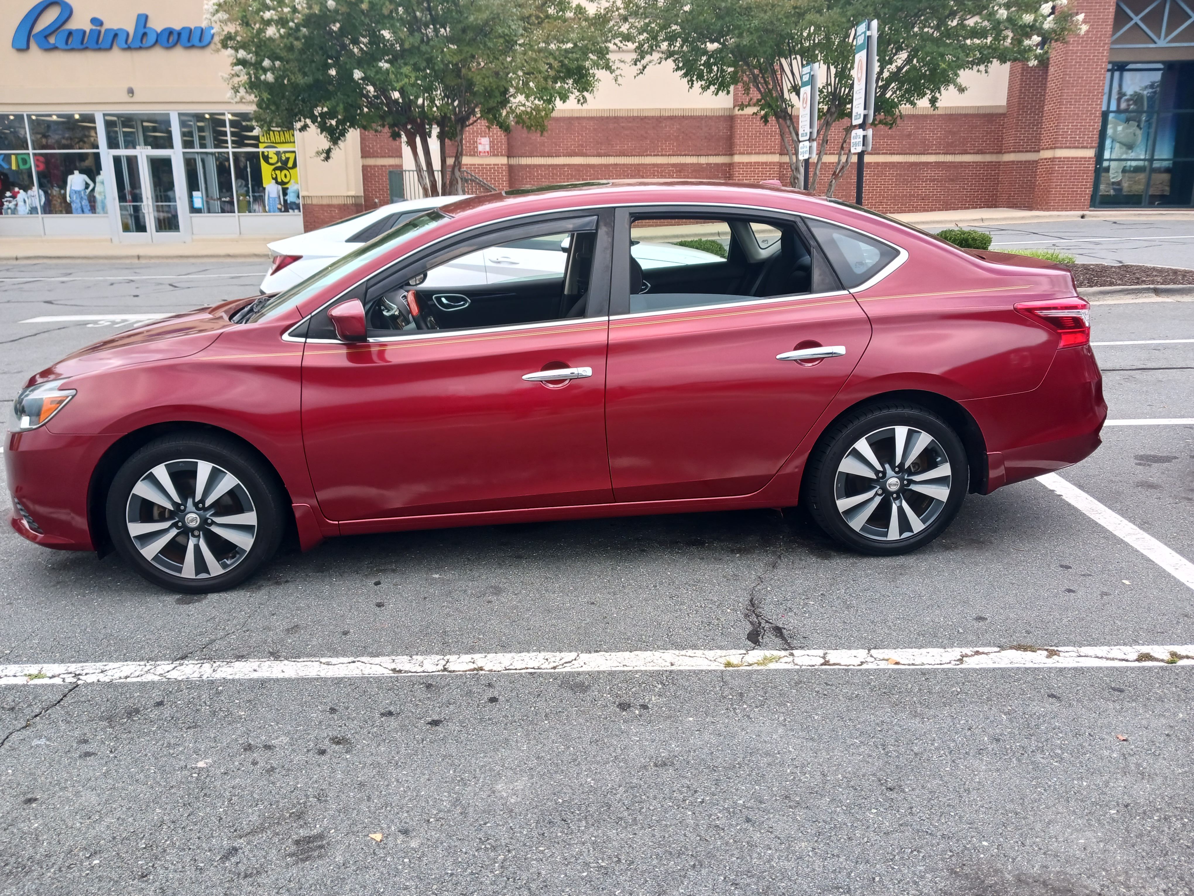 Used 2019 Nissan Sentra SV w/ Special Edition Package FWD image 1