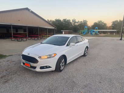 Used 2016 Ford Fusion SE