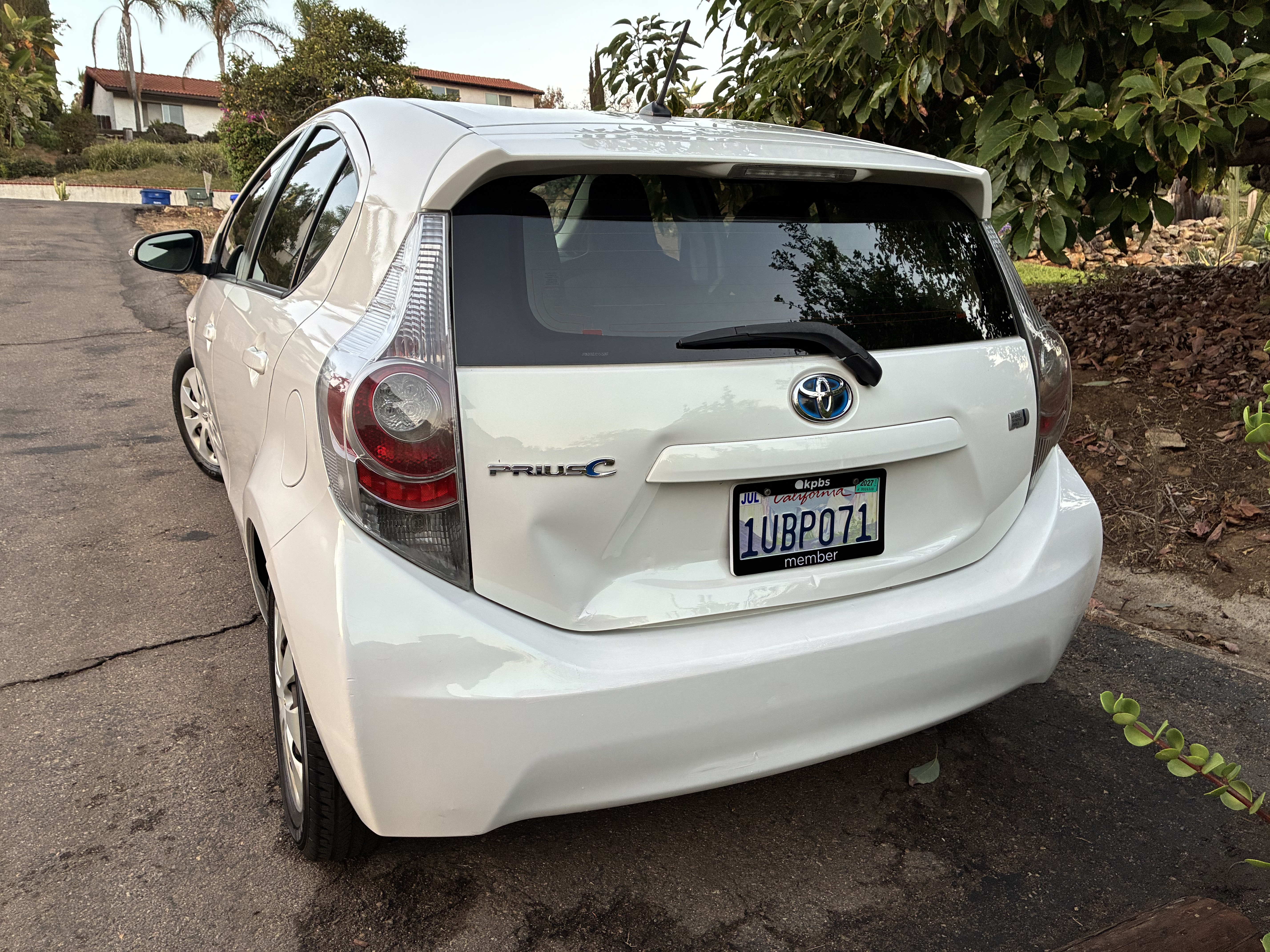 Used 2012 Toyota Prius C One FWD image 19