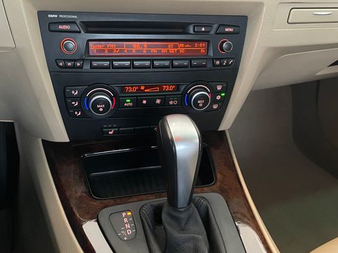 Used 2009 BMW 328i xDrive Sedan image 12