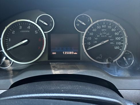 Used 2014 Toyota Tundra SR5 w/ SR5 Upgrade Package AWD/4WD image 16