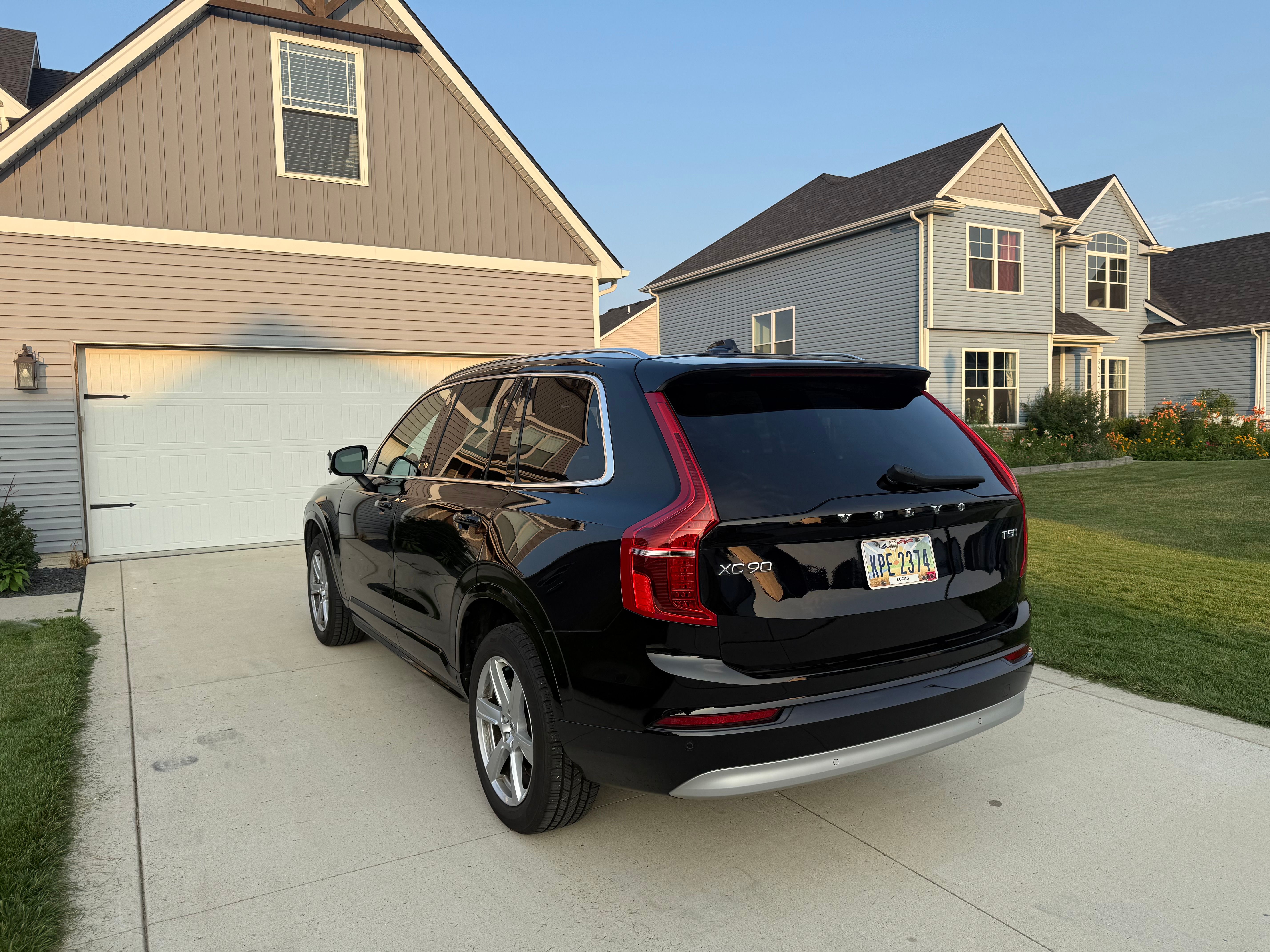 Used 2022 Volvo XC90 T5 Momentum AWD/4WD image 9