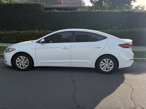Used 2018 Hyundai Elantra SE image 5
