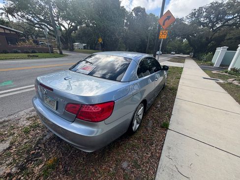 Used 2011 BMW 328i Convertible image 13