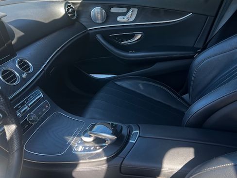 Used 2017 Mercedes-Benz E 400 E 400 4MATIC Wagon 4D image 13