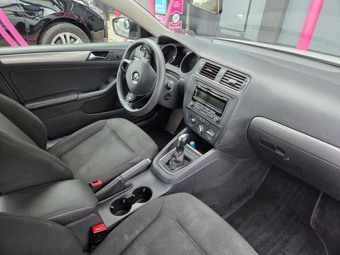 Used 2015 Volkswagen Jetta S FWD image 2