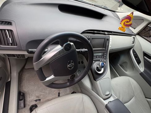 Used 2011 Toyota Prius Four w/ Solar Roof Pkg FWD image 9