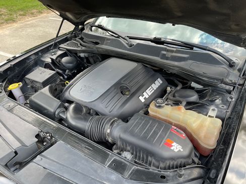 Used 2017 Dodge Challenger R/T RWD image 19