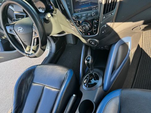 Used 2013 Hyundai Veloster Turbo FWD image 14