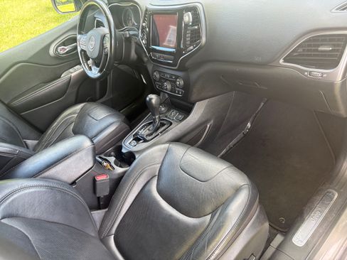 Used 2020 Jeep Cherokee Limited AWD/4WD image 10
