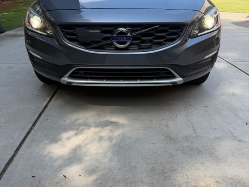 Used 2017 Volvo S60 T5 Cross Country Platinum w/ Climate Package AWD/4WD image 2