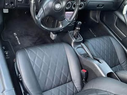 Used 2002 Toyota MR2 RWD image 9