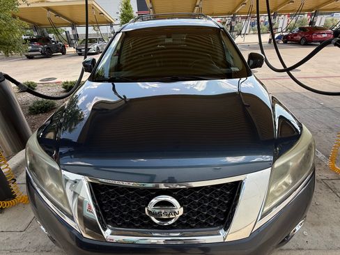 Used 2015 Nissan Pathfinder Platinum FWD image 8