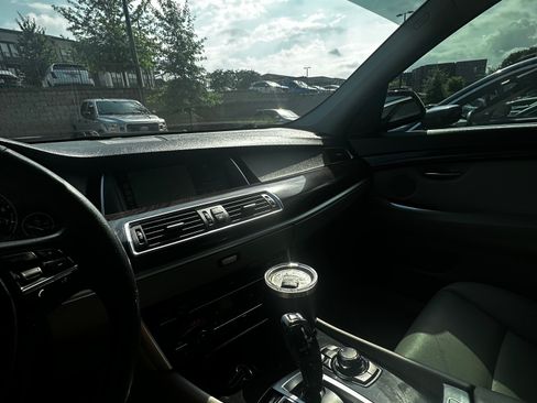 Used 2013 BMW 535i Gran Turismo RWD image 9
