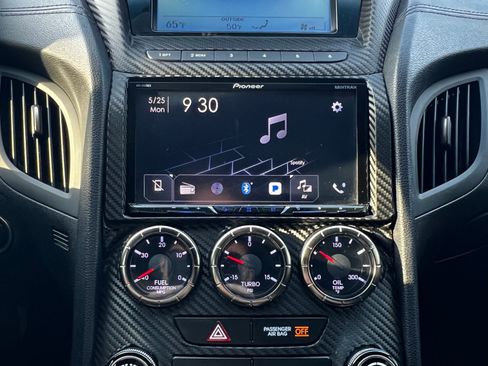 Used 2014 Hyundai Genesis 2.0T image 11