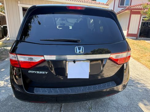Used 2011 Honda Odyssey EX image 2