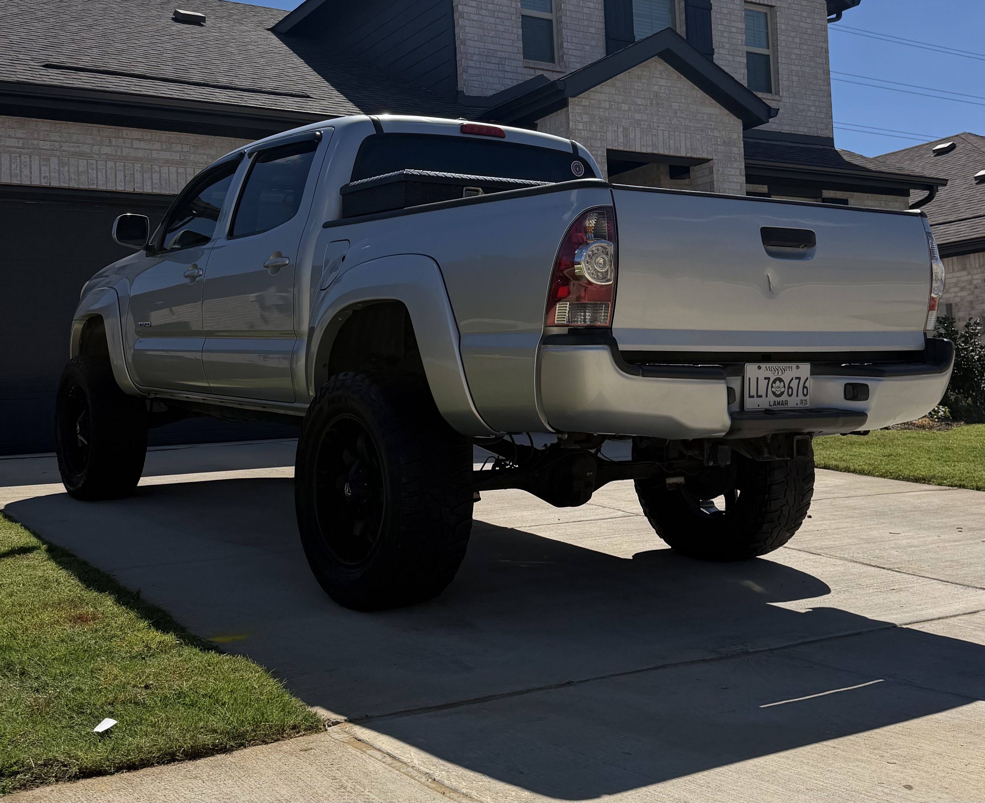Used 2010 Toyota Tacoma PreRunner w/ TRD Sport Pkg RWD image 4