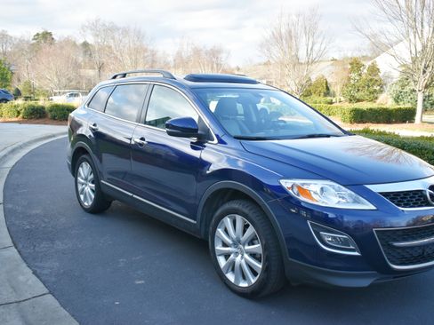 Used 2010 MAZDA CX-9 Grand Touring w/ Moonroof & Bose Audio Pkg image 2