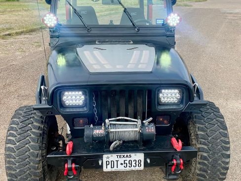 Used 1993 Jeep Wrangler 4WD image 6