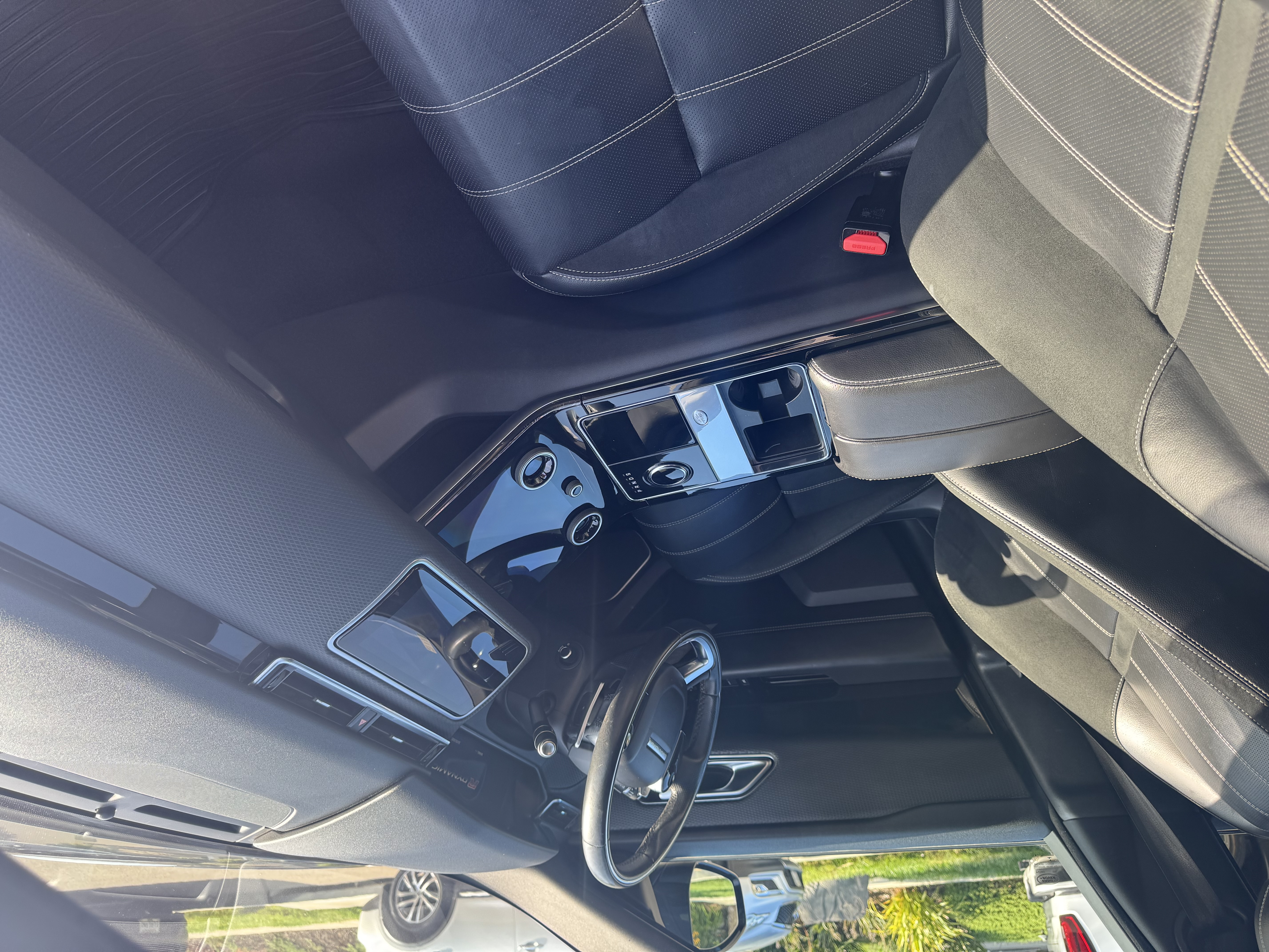 Used 2019 Land Rover Range Rover Velar R-Dynamic SE AWD/4WD image 8