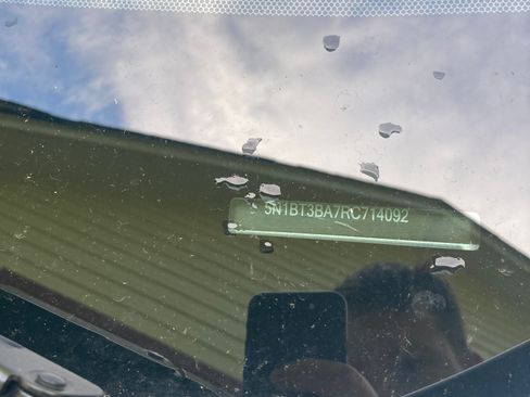 Used 2024 Nissan Rogue SV w/ SV Premium Package FWD image 5